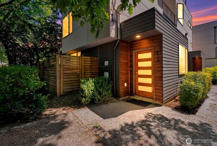 Property Photo:  623 NW Market Street  WA 98107 