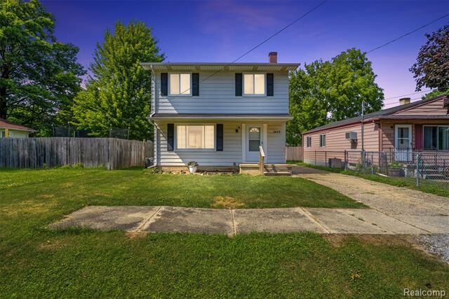 Property Photo: 1405 E Williamson Street MI 48529