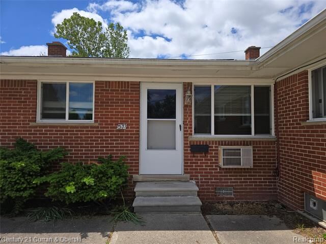 Property Photo: 1521 Electric Avenue MI 48146
