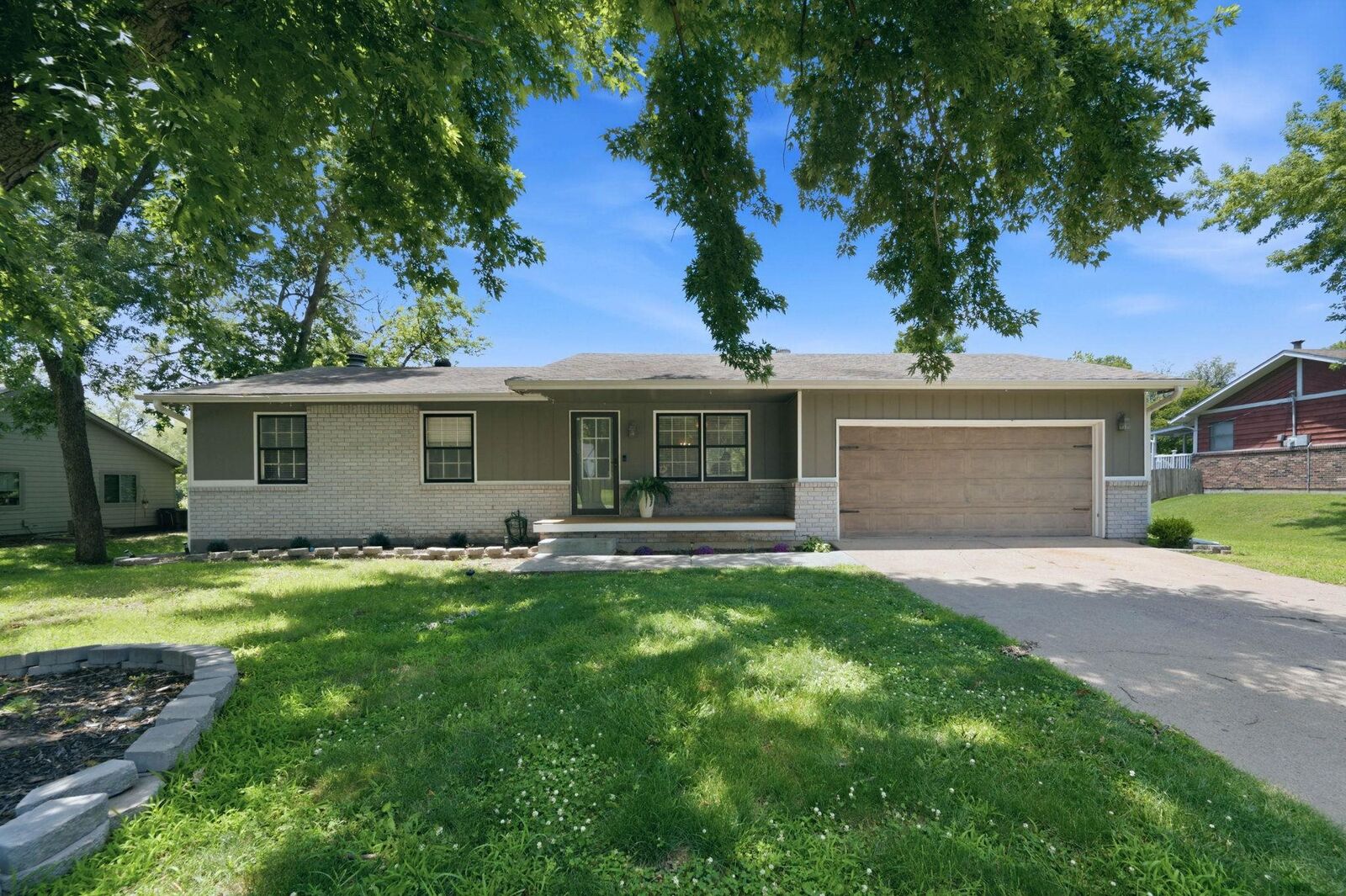 Photo de la propriété: 620 N Douglas St KS 67152-2931