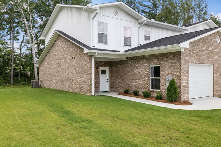 Property Photo: 304 Garden St AL 35055
