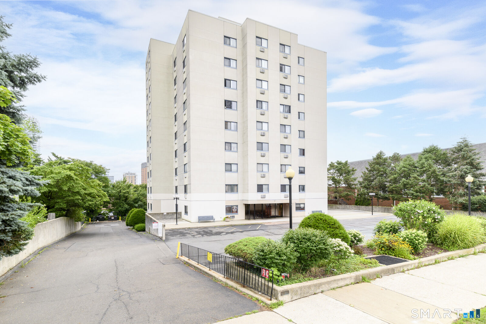 Property Photo:  51 Schuyler Avenue 3B  CT 06902 