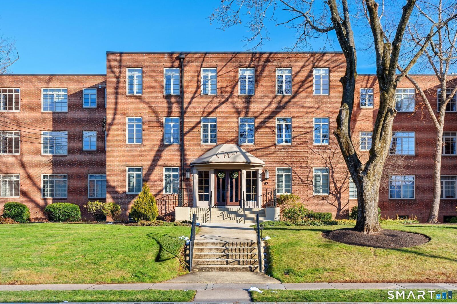 Property Photo: 20 Outlook Avenue 203 CT 06119