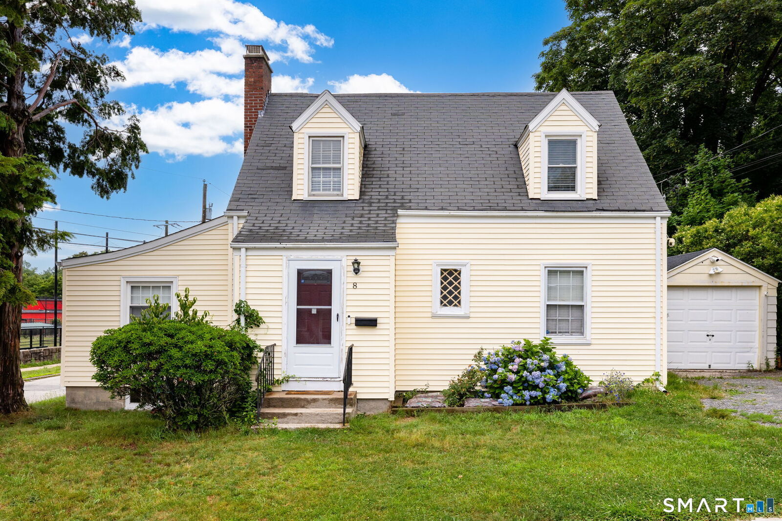 Property Photo: 8 Georgiana Street CT 06320