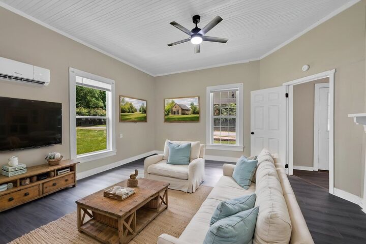 Property Photo: 201 Hammett Street SC 29654