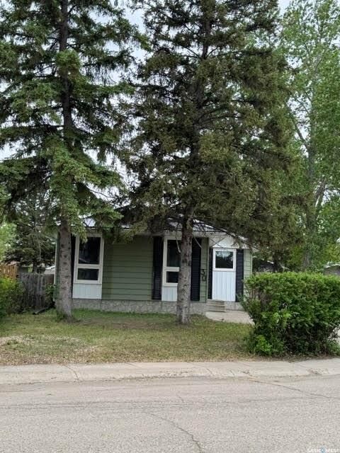 Property Photo: 30 Shore Bay SK S4R 7H6