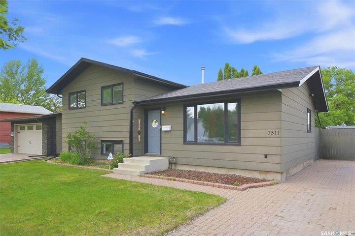 Photo de la propriété:  1311 Latrace Road  SK S7L 6E4 