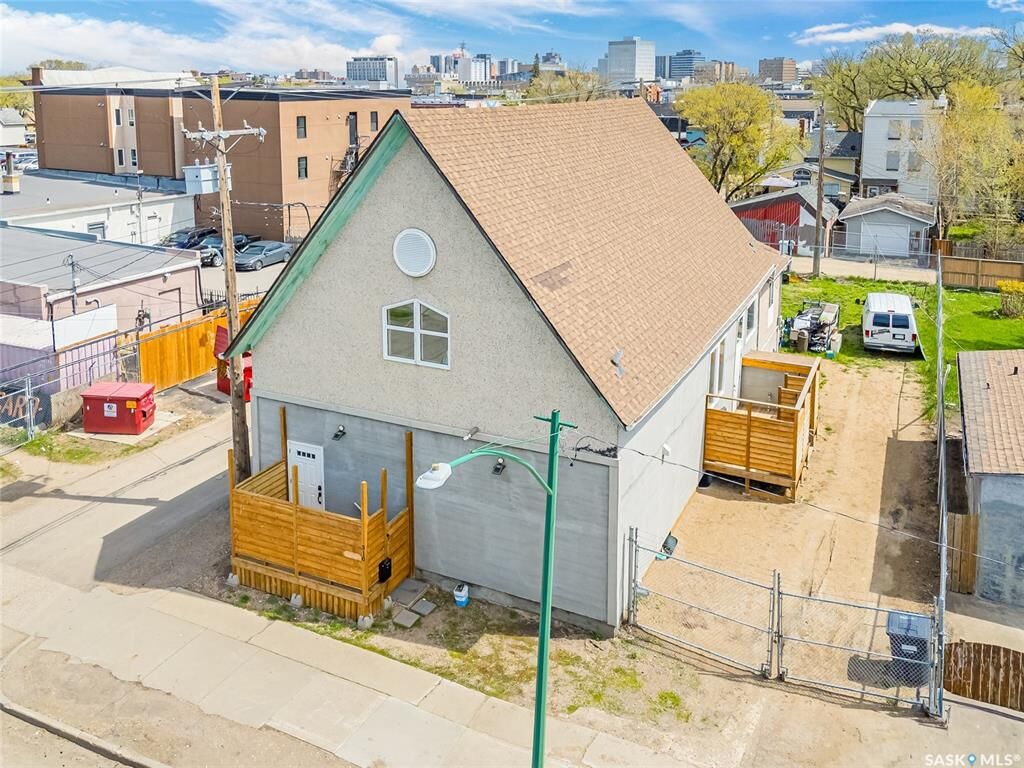 Property Photo: 310 F Avenue S SK S7M 1T2