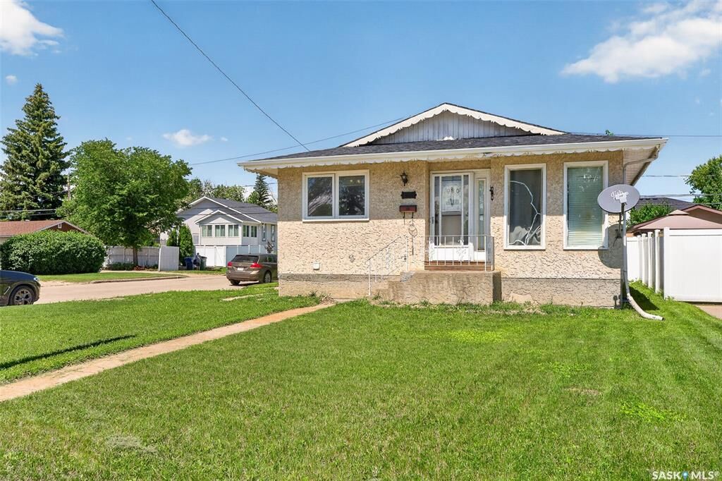 Property Photo: 980 Brown Street SK S6H 2Z2