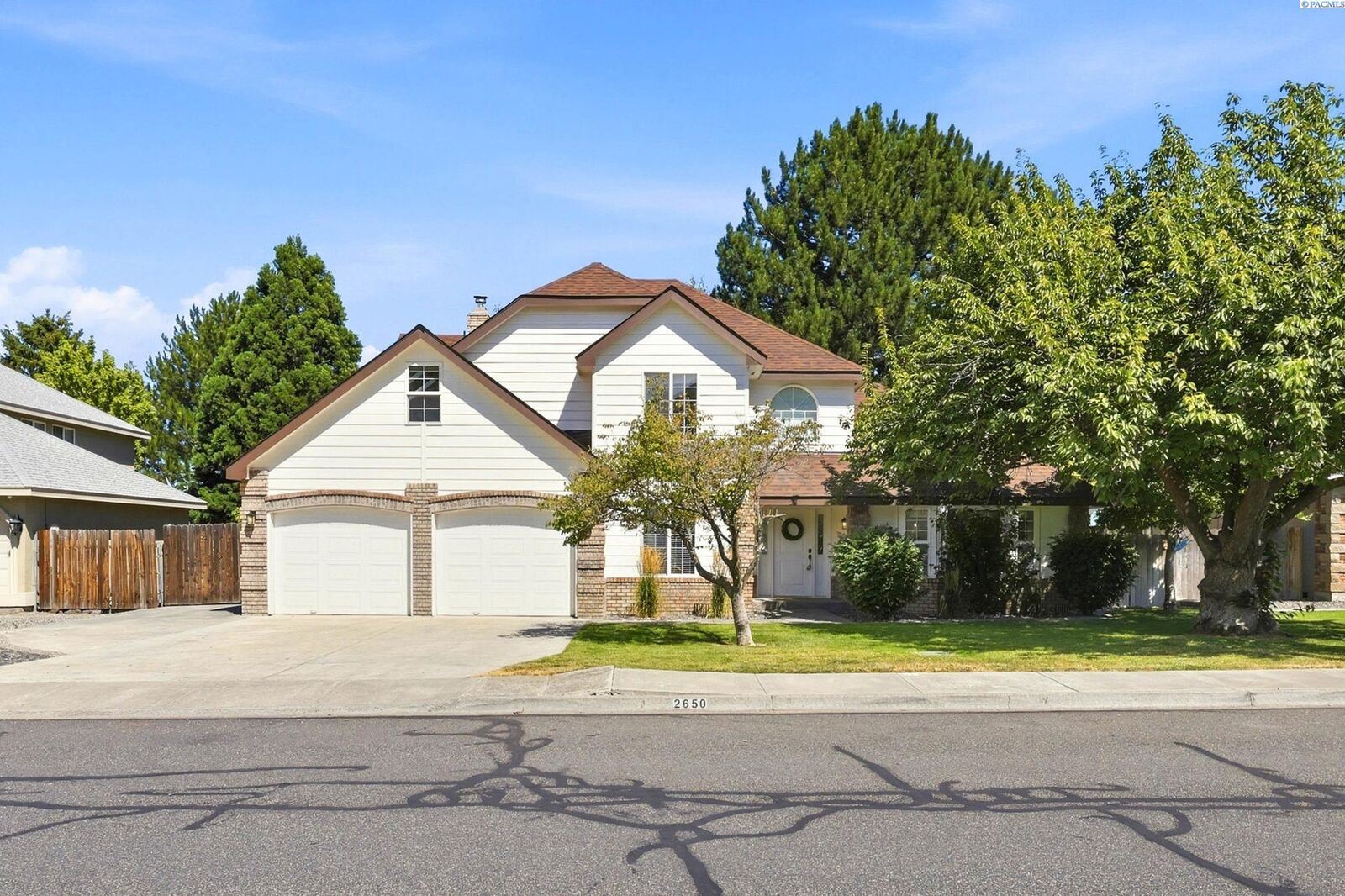 Property Photo: 2650 Eastwood Avenue WA 99352