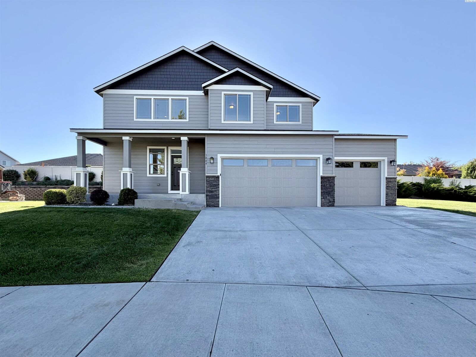 Property Photo:  3044 S Fillmore Pl  WA 99338 