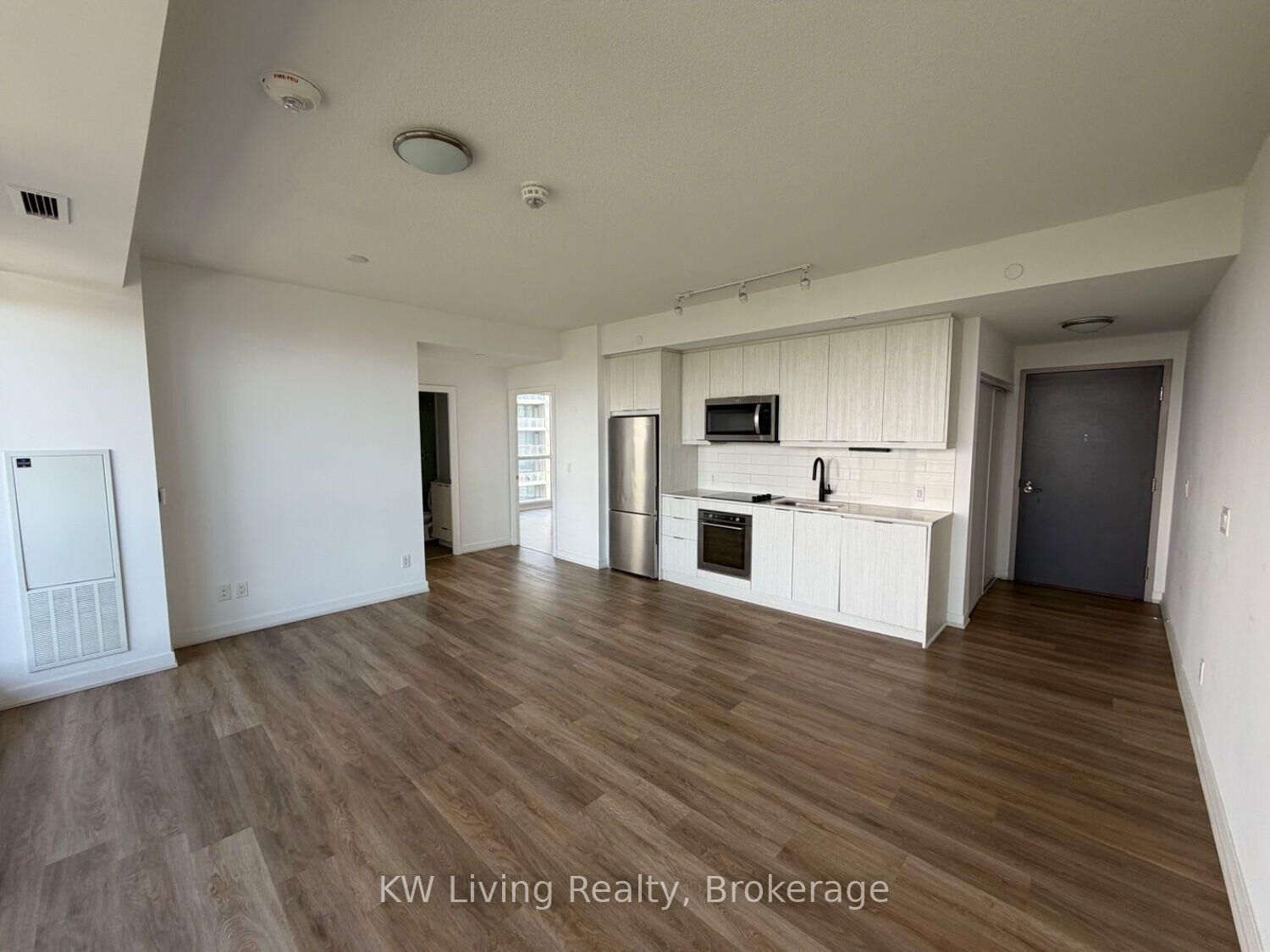 Property Photo: 38 Forest Manor Road 2109 ON M2J 0H4