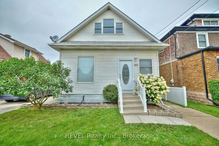 Property Photo: 4991 Huron Street ON L2E 2J6
