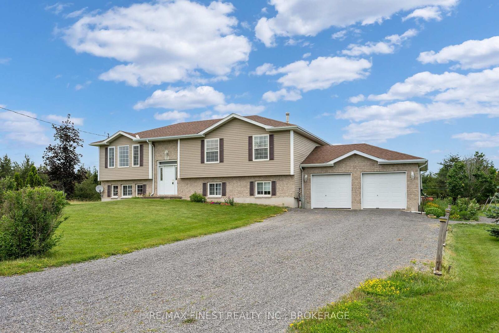 Property Photo: 245 Pleasant Drive ON K0K 2Z0