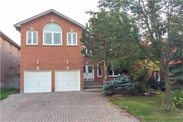 Property Photo:  15 Sheila Crescent  ON L4B 2Z8 
