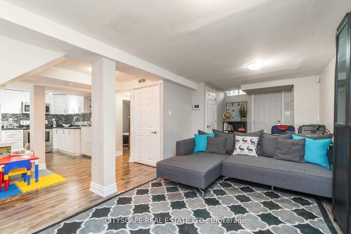 Property Photo: 6103 Silken Lauman Way ON L5V 1A1
