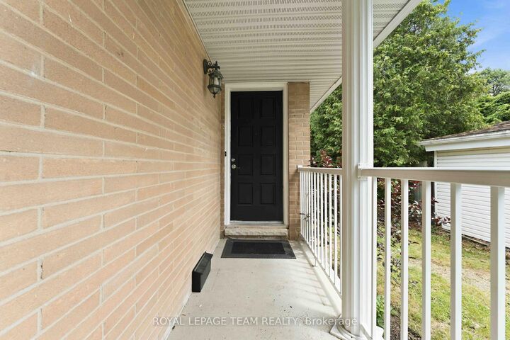 Property Photo: 1155 Agincourt Road ON K2C 2H8