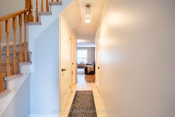 Property Photo:  565 Rymal Road E 37  ON L8W 3Y3 