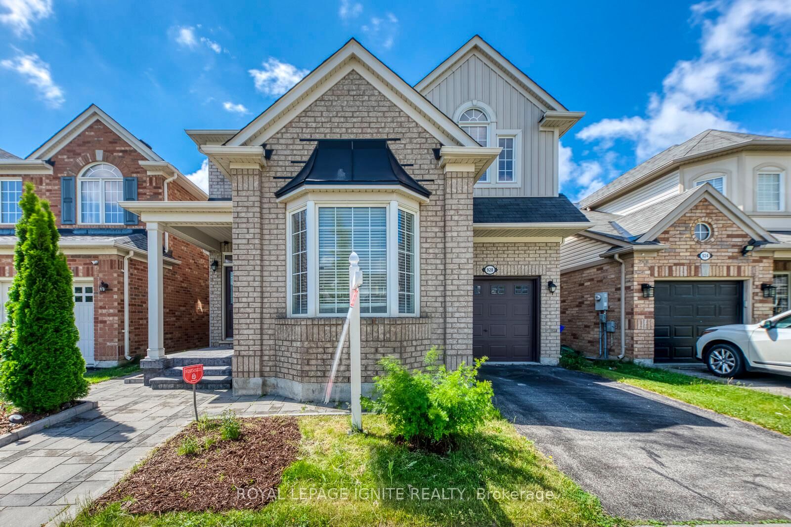 Property Photo: 928 Philbrook Drive ON L9T 0L3