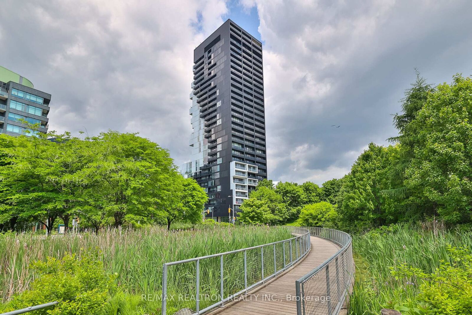 Property Photo: 170 Bayview Avenue 603 ON M5A 0M4