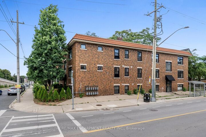 Property Photo: 127 Victoria Avenue S 6 ON L8N 2S9