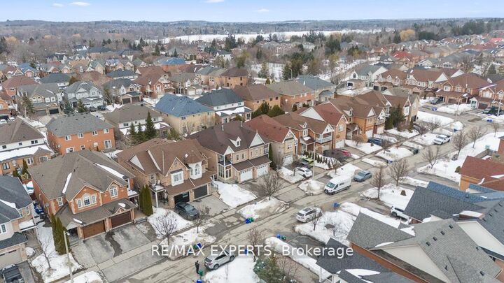 Property Photo: 62 Colonial Crescent ON L4E 3X3