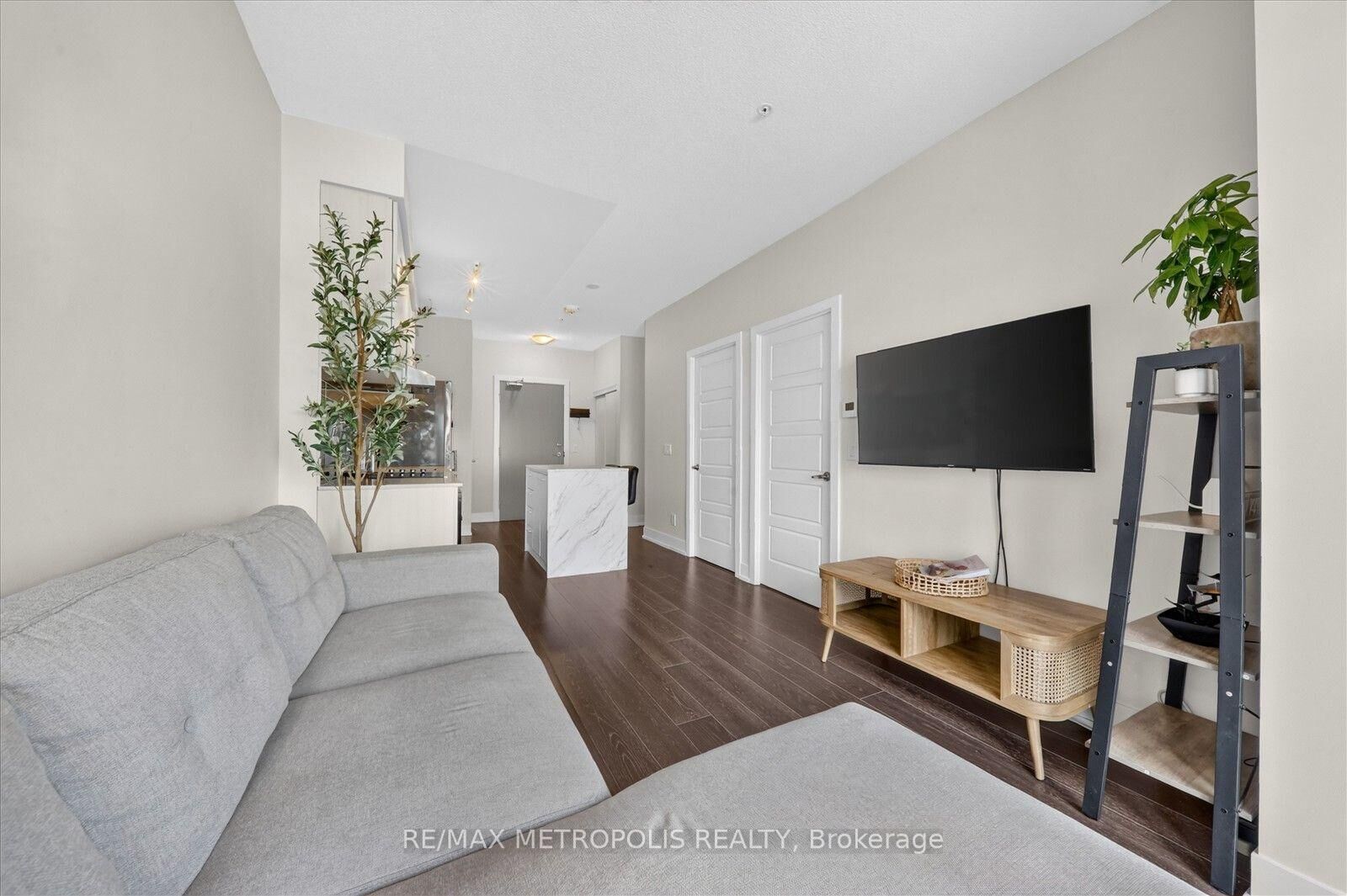 Property Photo:  7 Kenaston Gardens 619  ON M2K 1G7 