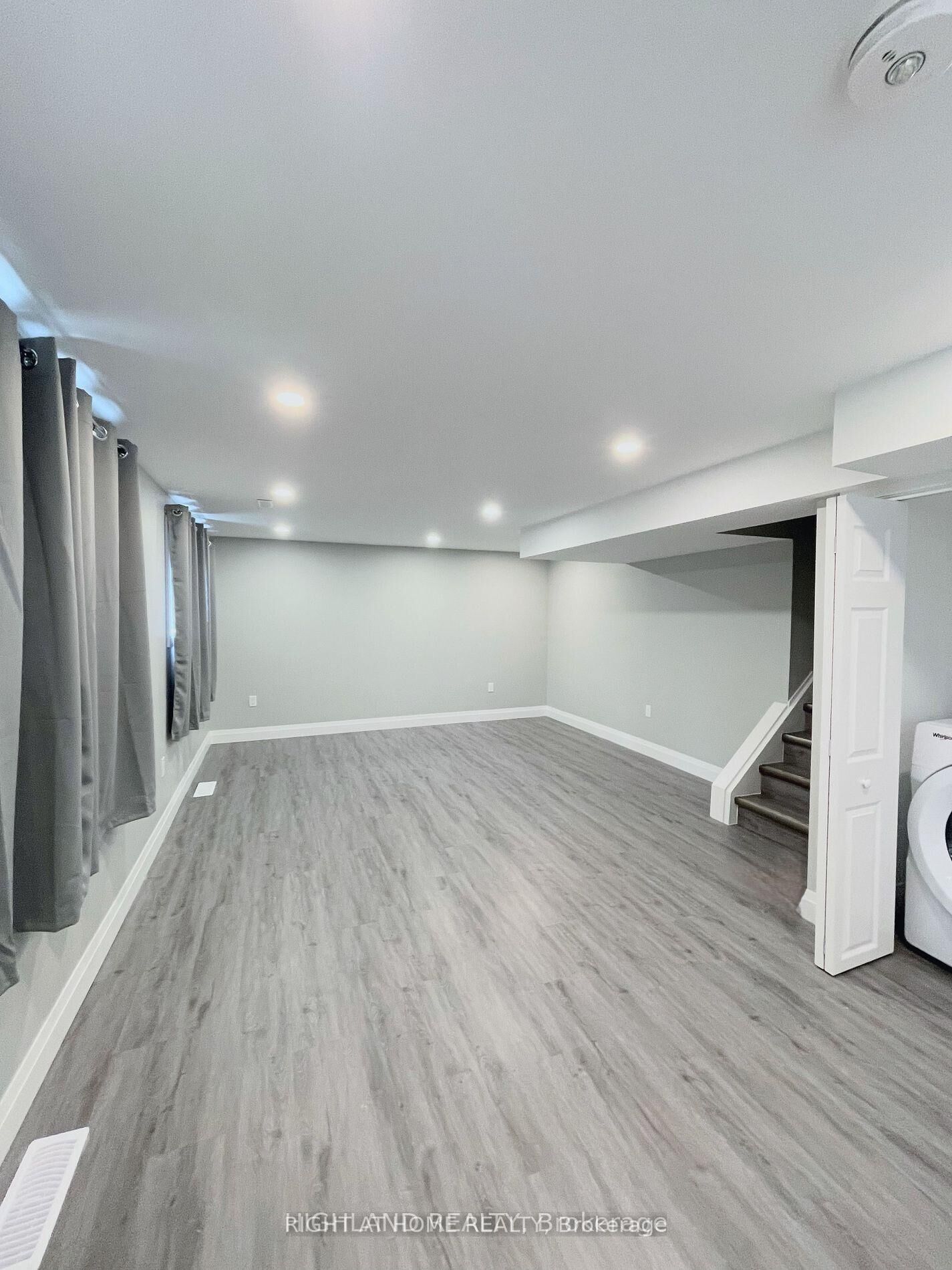 Property Photo:  12 Croydon Drive Lower Unit  ON L2M 1J2 