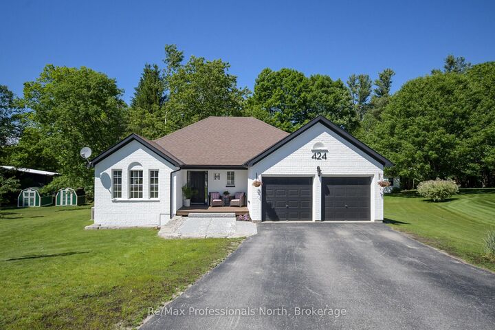 Property Photo:  424 Alexander Street  ON P1P 1A3 