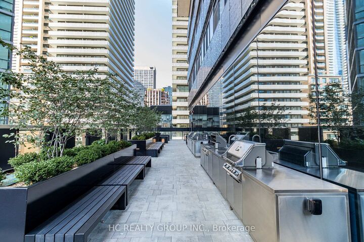 Property Photo:  55 Charles Street E 1805  ON M4Y 0J1 