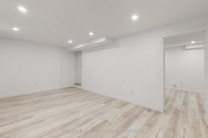 Property Photo:  103 Cardinal Street  ON L4M 6G1 