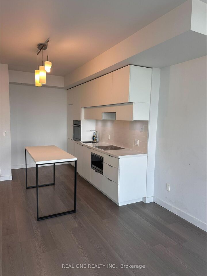 Property Photo:  8 Eglinton Avenue 3907  ON M4P 0C1 