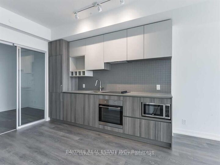 Property Photo:  5 Buttermill Avenue 3607  ON L4K 0J5 