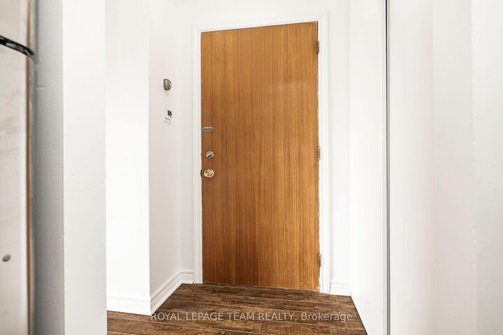 Property Photo: 47 Sumac Street 12 ON K1J 7T7