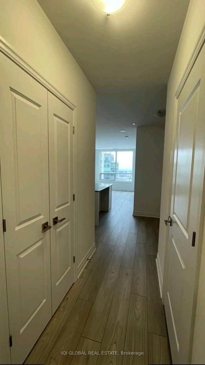 Property Photo: 36 Elm Drive ON L5B 0N3