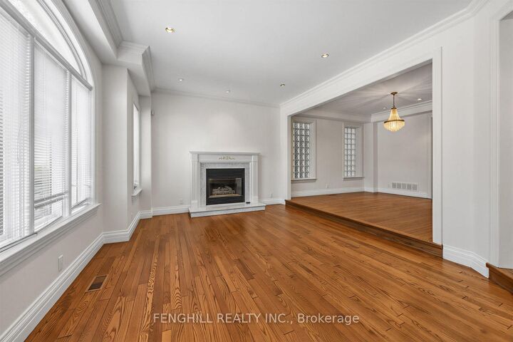 Property Photo:  505 Cranbrooke Avenue  ON M5M 1N6 