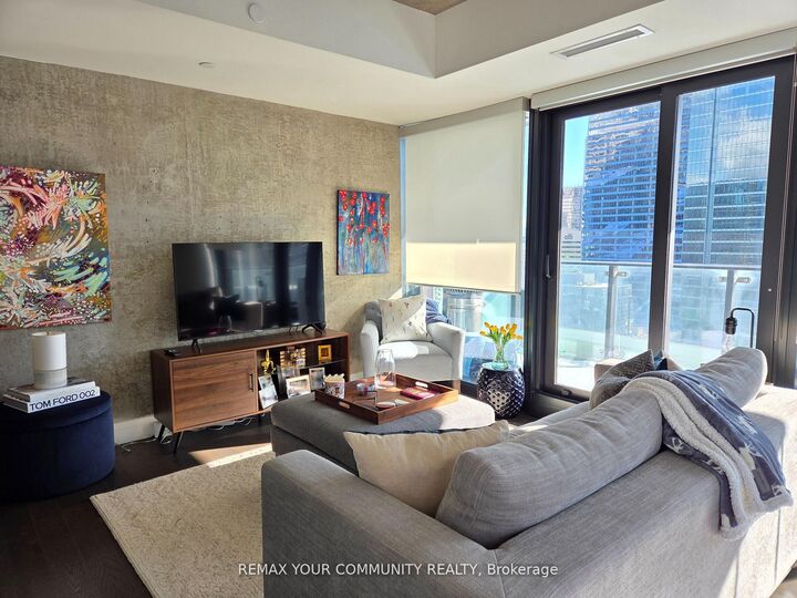 Property Photo: 224 King Street W 2107 ON M5V 1H8