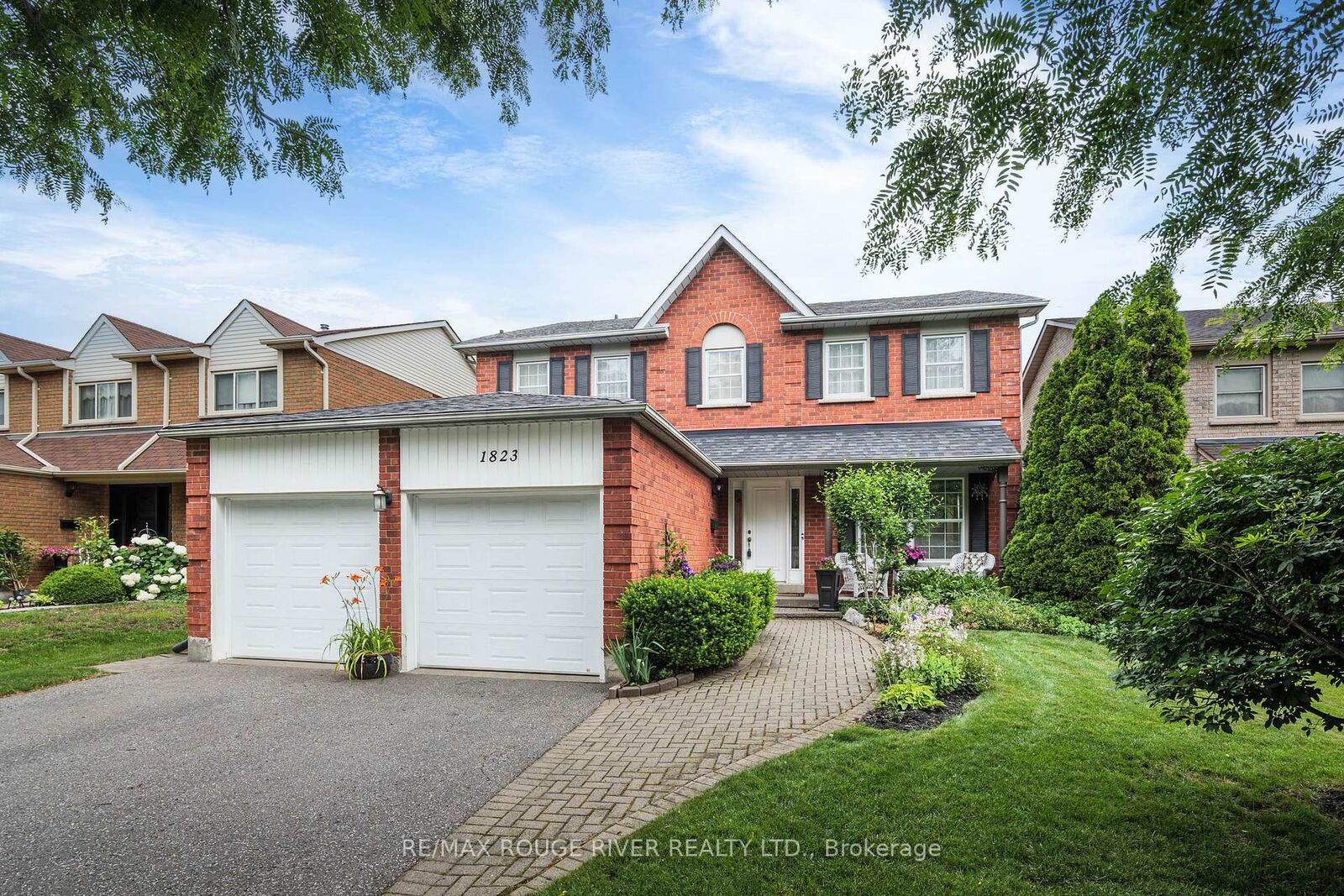 Property Photo:  1823 Dencourt Drive  ON L1V 4Y7 
