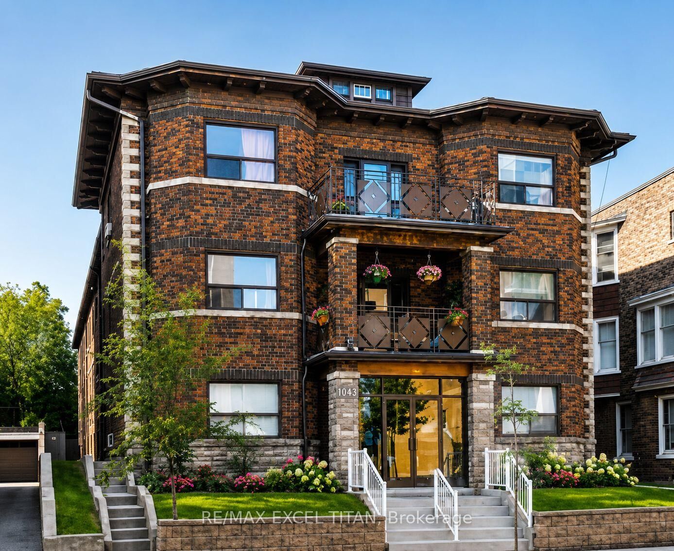 Property Photo:  1643 Bloor Street W 201  ON M6P 1A6 
