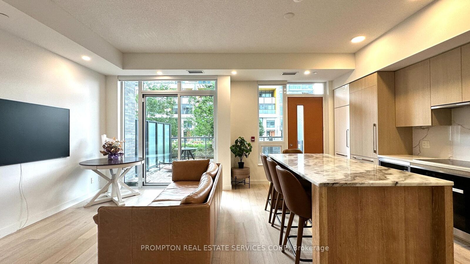 Property Photo: 27 McMahon Drive Th112 ON M2K 0J2
