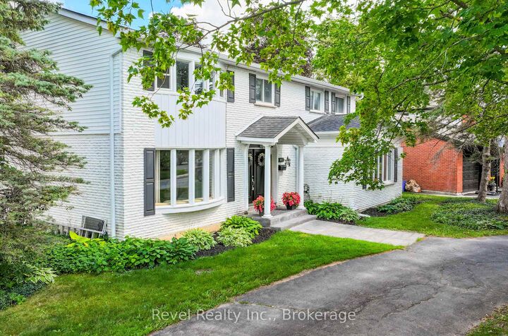 Property Photo: 81 Sanderling Crescent ON K9V 4N4