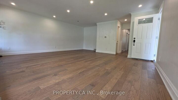 Property Photo:  121 Trayborn Drive Main  ON L4C 4K6 