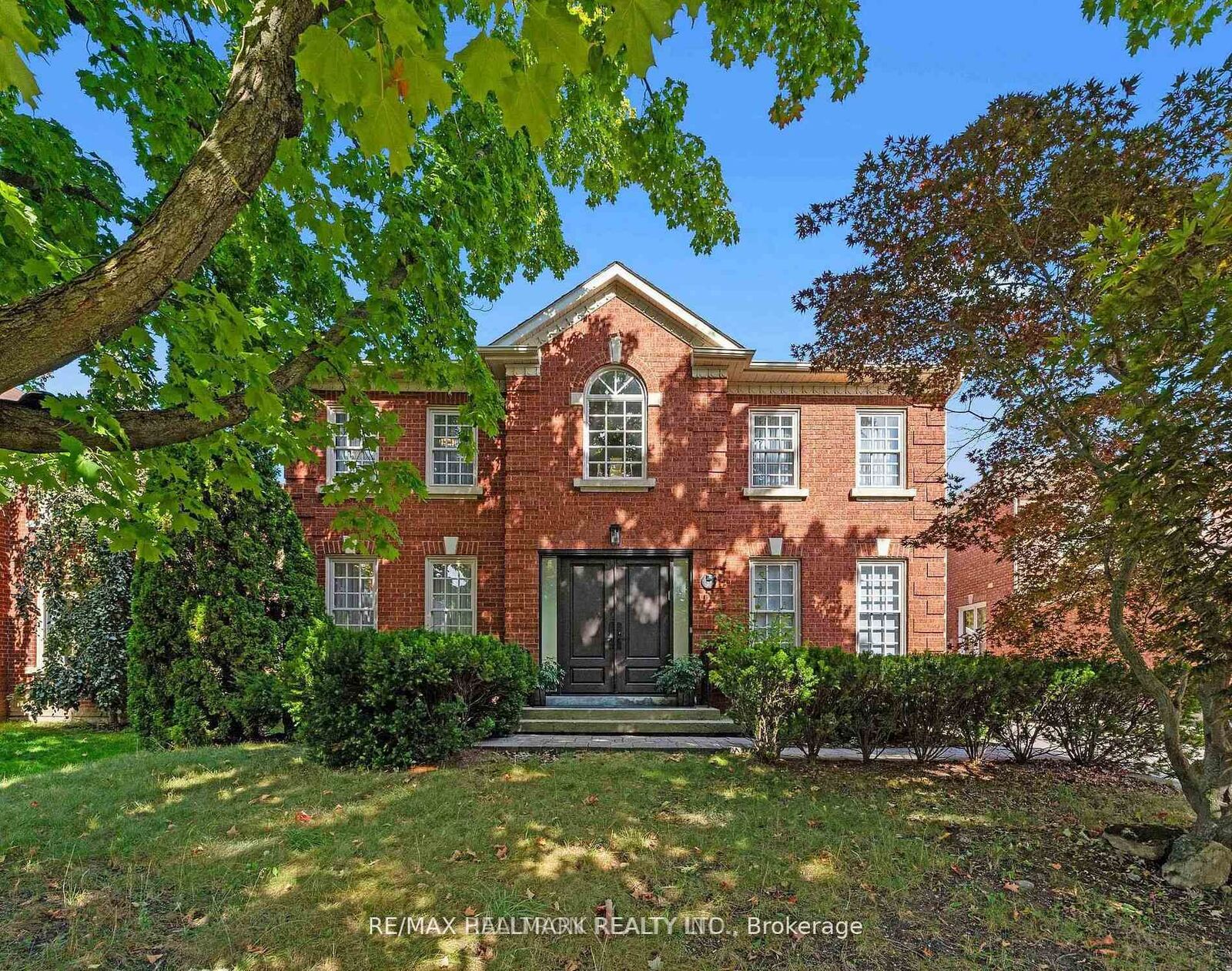 Property Photo:  63 Willett Crescent  ON L4C 7W2 