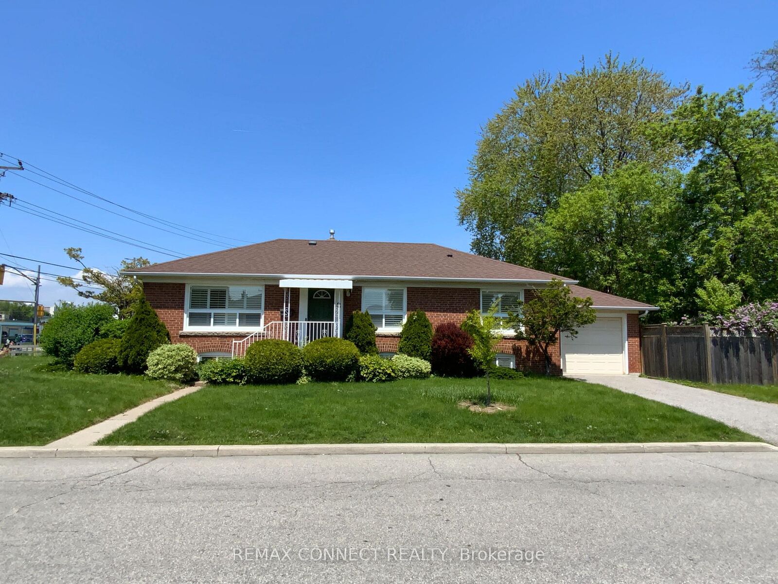 Property Photo:  2 Kellyvale Road Bsmt Rmc  ON M1R 3M3 