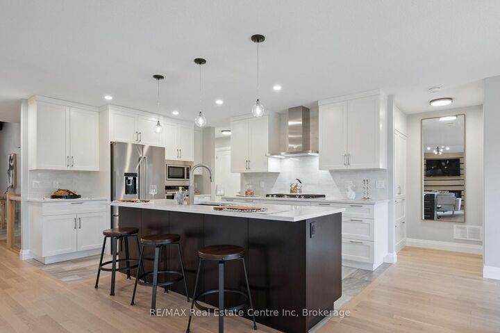 Property Photo:  33 Waterloo Street  ON N0B 1S0 