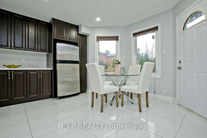 Property Photo:  57 Belvedere Crescent Main  ON L4C 8V4 