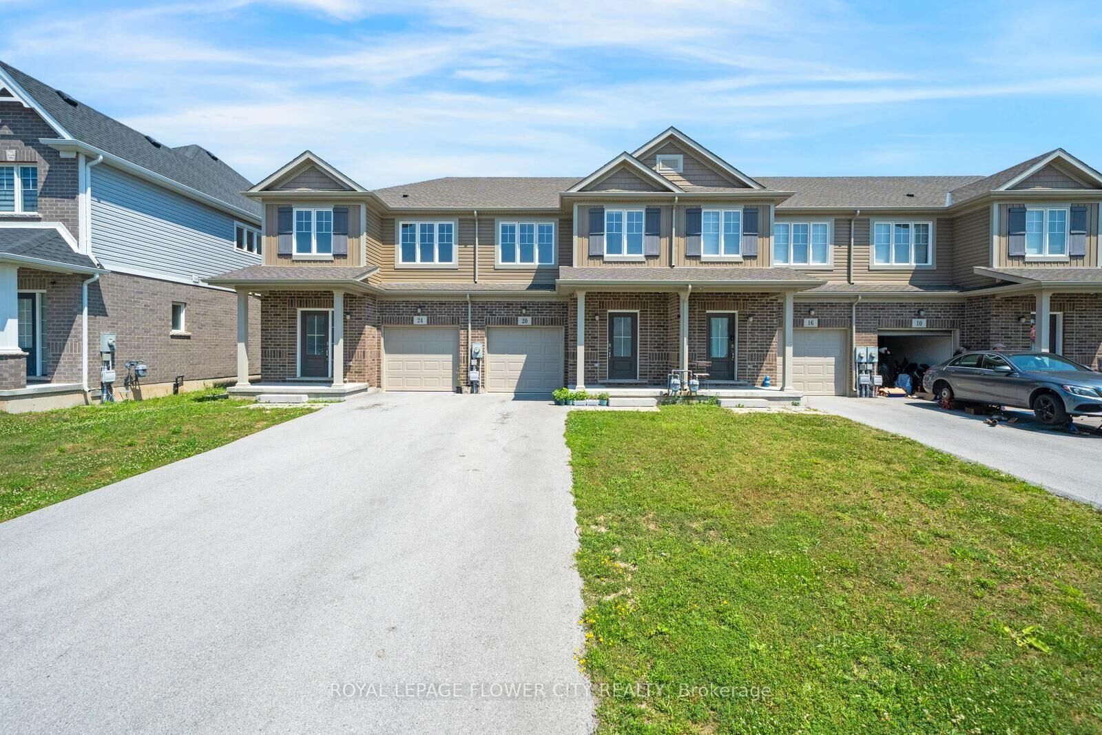 Property Photo:  20 Sycamore Street  ON L3C 0H8 