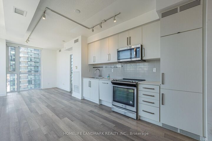 5180 Yonge Street 1207 — photo 1