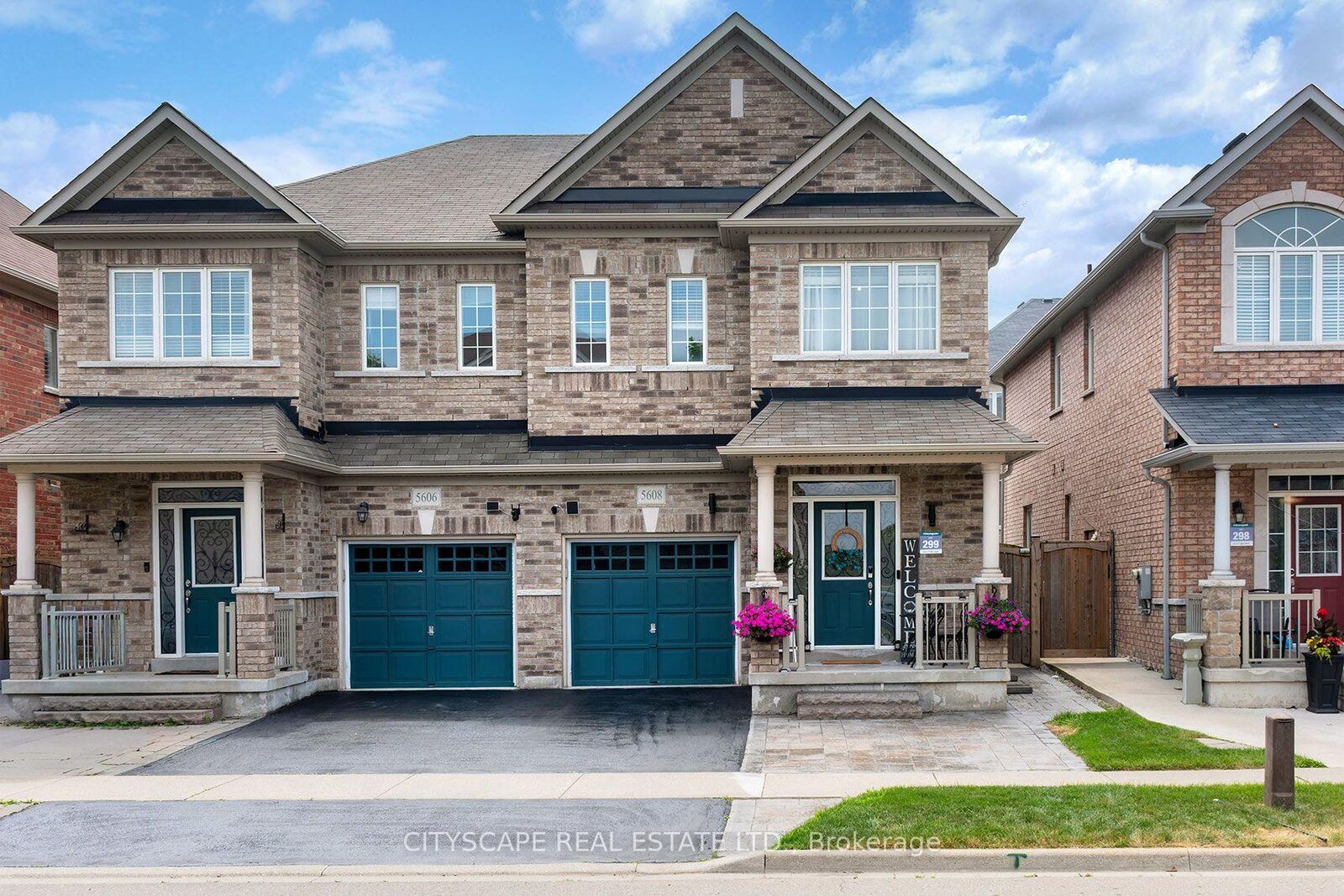 Property Photo:  5608 Ethan Drive  ON L5M 0W1 