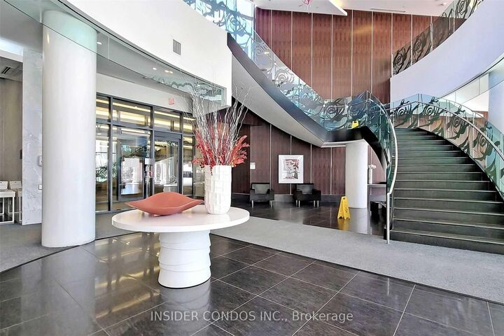 Property Photo: 5162 Yonge Street 2901 ON M2N 0E9